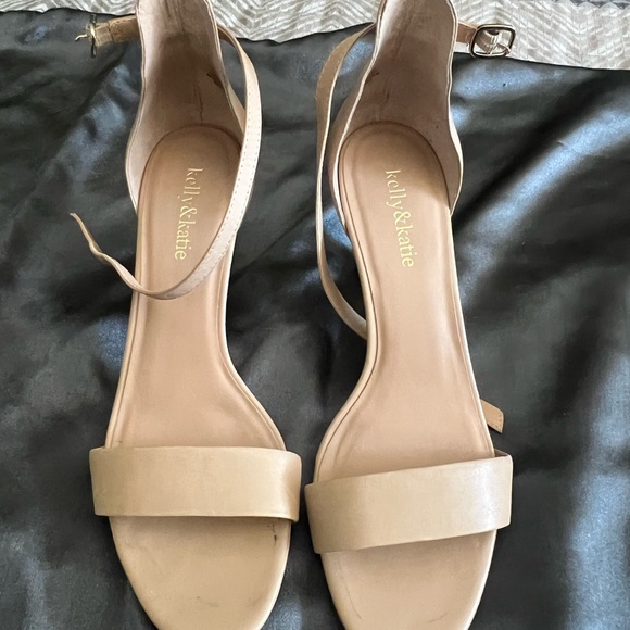 Kelly and Katie sandles - Picture 2 of 4